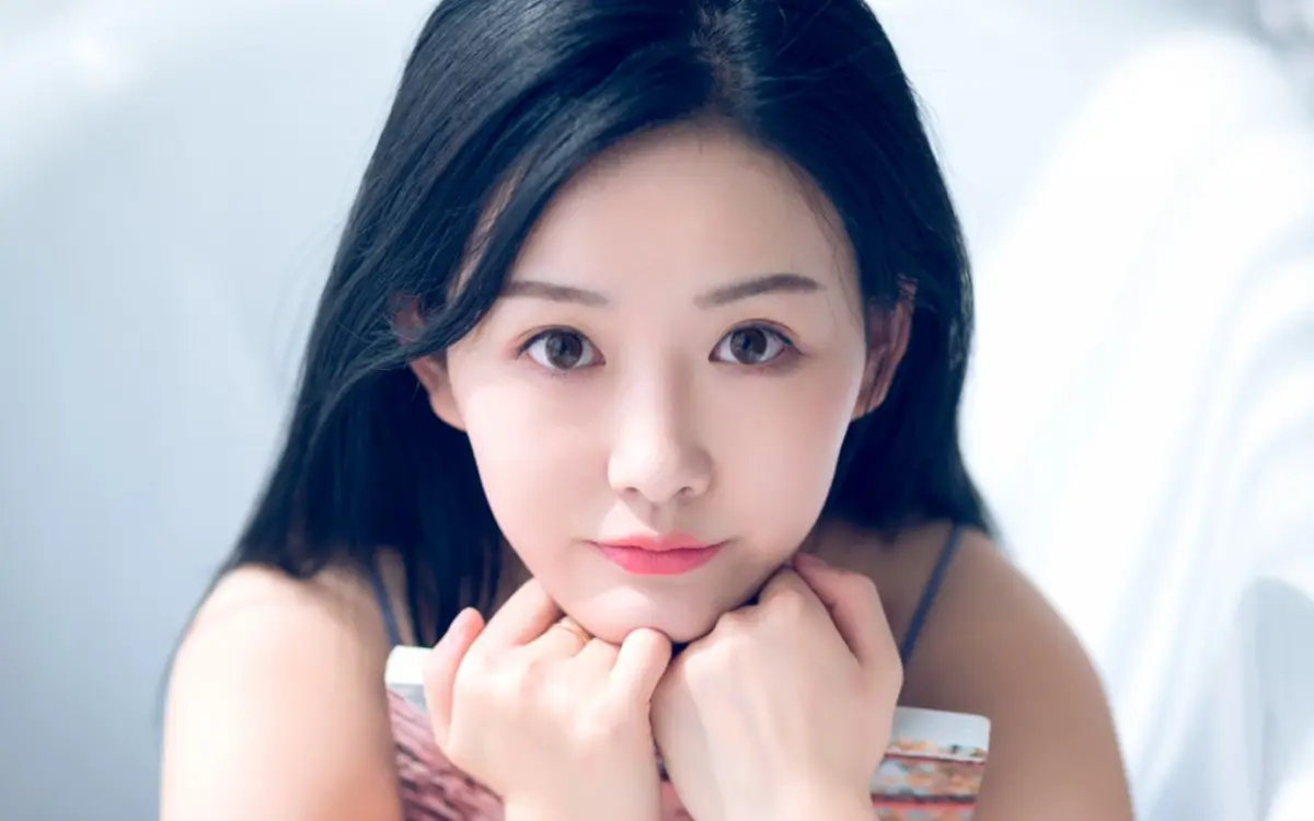 德宏哈尔滨私人伴游燕子