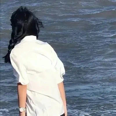 德宏伴游女生武映颖的资料