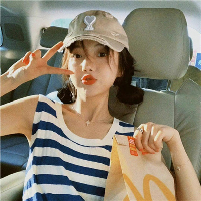 德宏伴游女生铎忆柏的资料