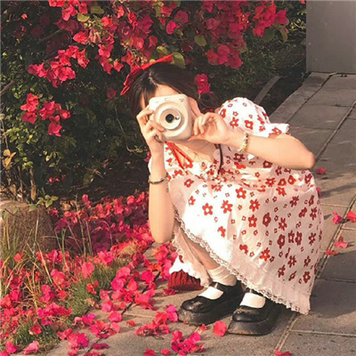 德宏伴游女生飞傲松的资料