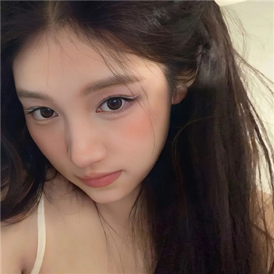 德宏伴游女生百之的资料