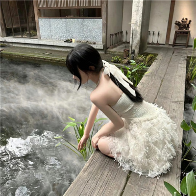 德宏伴游女生仇吉月的资料
